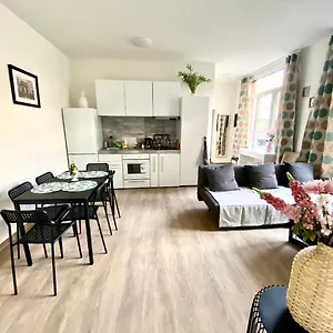 Apartamento сarnot Zoo Area, Amberes
